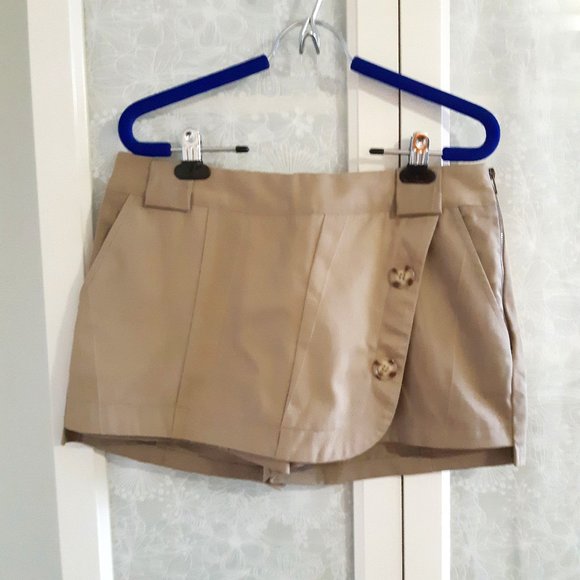 Preppy skirt/skort Canadian sustainable designer - Picture 1 of 3